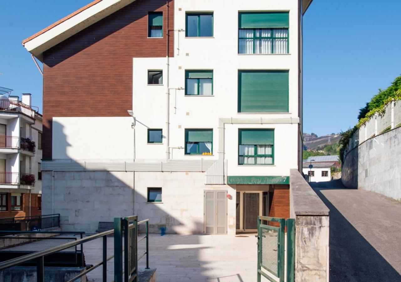 Apartamento Centrico Con Wifi Y Parking De Coche Tamano Medio Onís Dış mekan fotoğraf